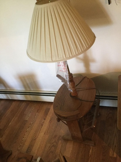 Magazine stand with lamp