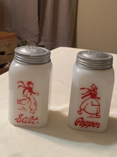 Hazel Atlas Vintage Salt n Pepper