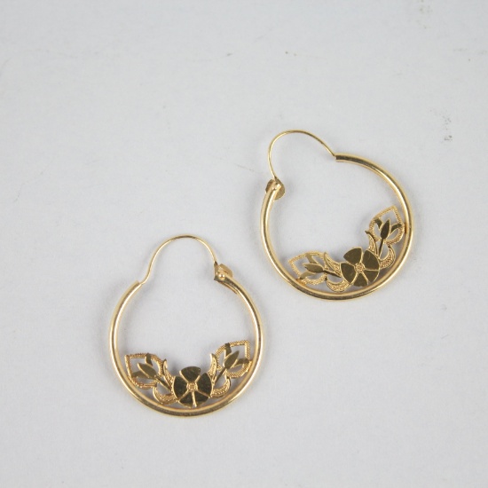 14k Yellow Gold Floral Hoop Earrings 3/4"