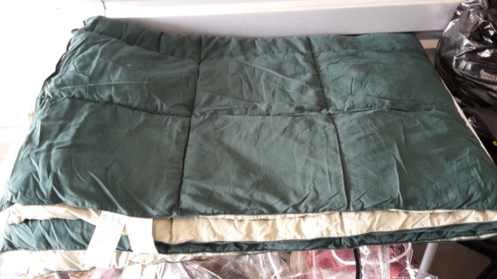 GREEN/TAN COMFORTER