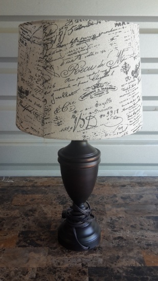 DECORATIVE TABLE LAMP