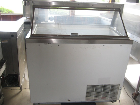 Kelvinator 8 hole ice cream dipping cabinet