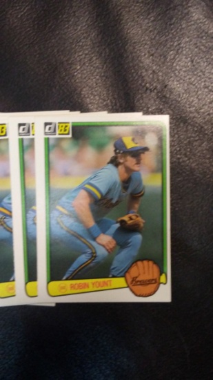 ROBIN YOUNT CARD LOT OF 30 CARDS 81-83