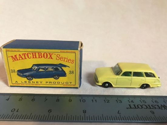 Matchbox Lesney Series 38 Vauxhall Victor Estate Car w/box