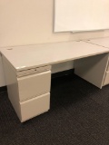 Qty of modular office furniture