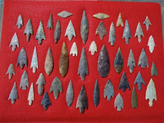 RARE ARROWHEAD AND IMPLEMENT COLLECTION