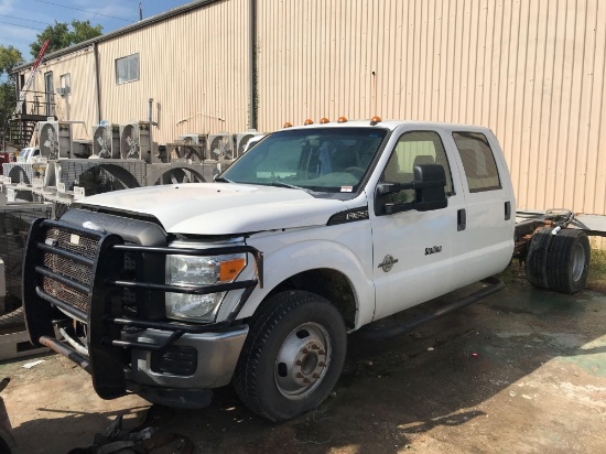 2013 Ford F-350 Crew Cab Cab & Chassis Truck
