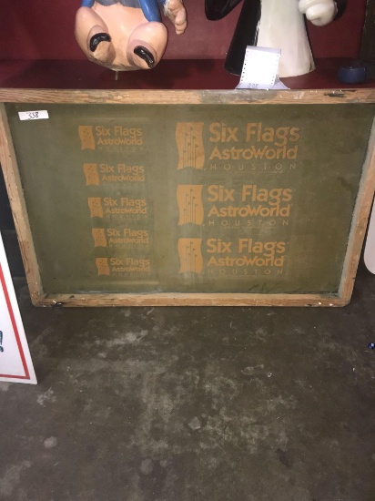 Six flag AstroWorld screen 4ft x 2ft 7in wooden/screen