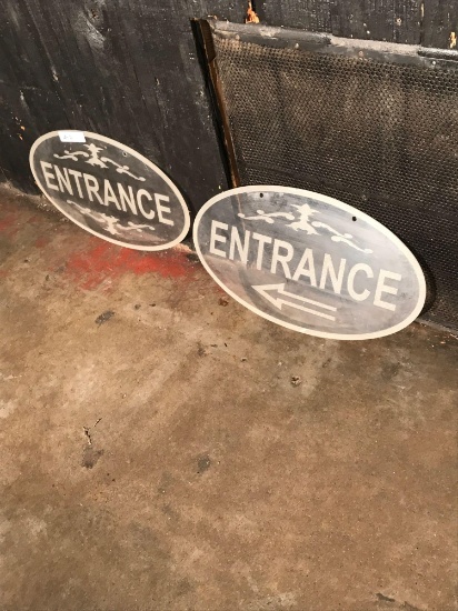 2 Entrance Signs