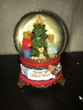 NIB Musical Bear Family Snow Globe