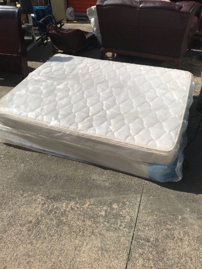 Niw in packaging queen mattress and box spring