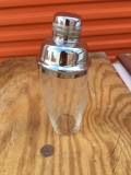 Glass and steel bar shaker