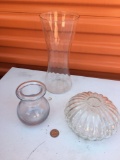 Qtyof 3 glass vases