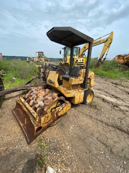 Champion Super Pac 400P Vibratory Padfoot Compactor