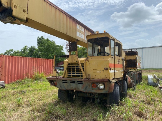 Bucyrus Erie 60 ton truck crane