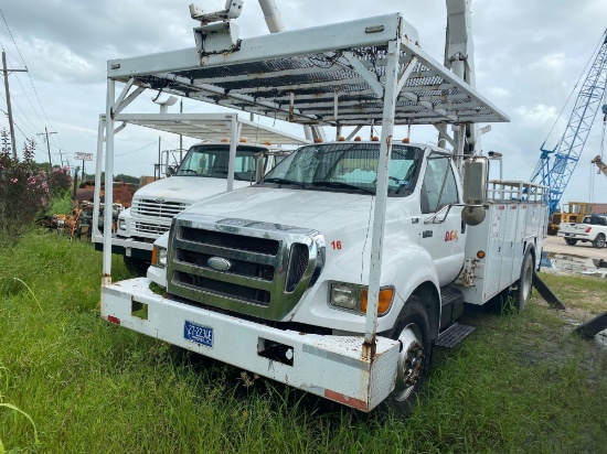 2008 Ford F750 Bucket Truck