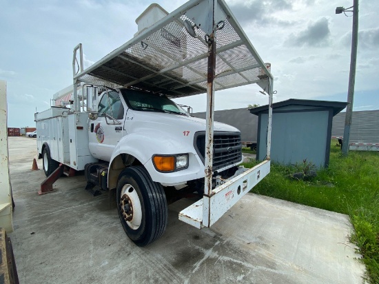 2001 Ford F750 Bucket Truck