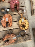Qty of 4 lifting clamps