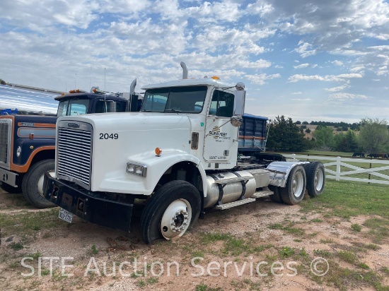 2007 Freightliner FLD120SD T/A Daycab Truck Tractor