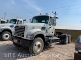 2014 Mack GU713 Granite T/A Daycab Truck Tractor