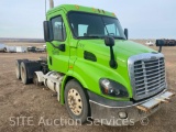 2014 Freightliner Cascadia 113 Tri/A Daycab Truck Tractor