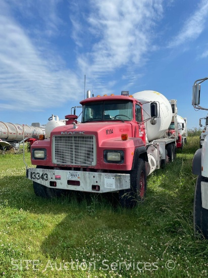 1998 Mack RD690S Tri/A Mixer Truck