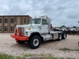 2000 International F2574 T/A Winch Truck