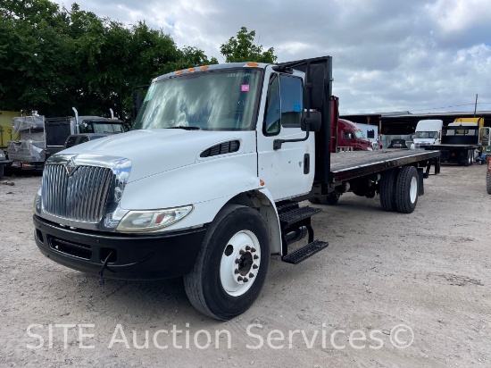 2005 International 4300 S/A Flatbed Truck