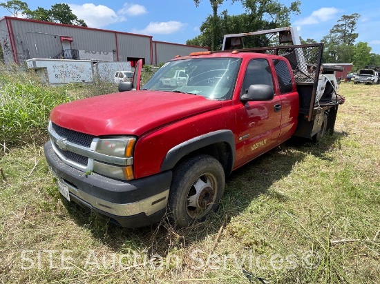 2006 Chevrolet Silverado 1500 Extended Cab Flatbed Truck