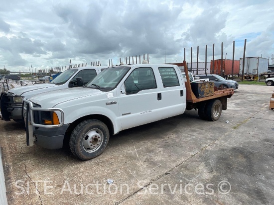 2007 Ford F350 Crew Cab Flatbed Truck