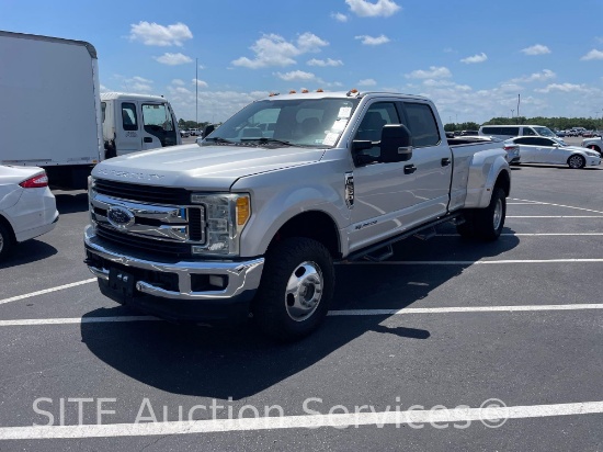 2017 Ford F350 XLT Dually Crew Cab Truck