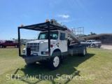 2000 International 4200 S/A Bucket Truck