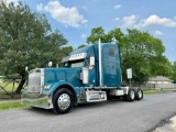 2001 Freightliner FLDT/A Sleeper Truck Tractor