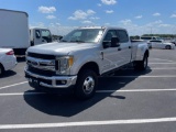 2017 Ford F350 XLT Dually Crew Cab Truck