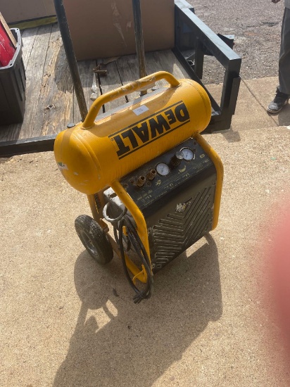 Dewalt 1.6 HP Continuous, 225 PSI, 4.5 Gallon Compressor