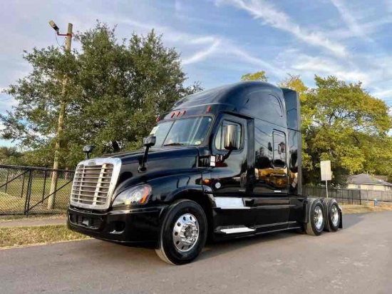 2016 Freightliner Cascadia T/A Sleeper Truck Tractor