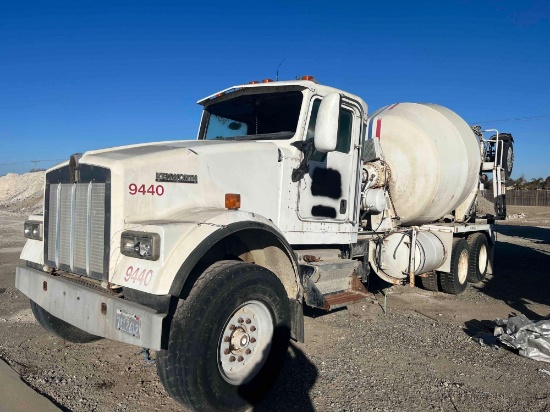 2005 Kenworth W900 T/A Mixer Truck