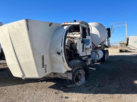 2005 Kenworth W900 T/A Mixer Truck