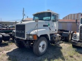 2000 Mack CH613 T/A Daycab Truck Tractor