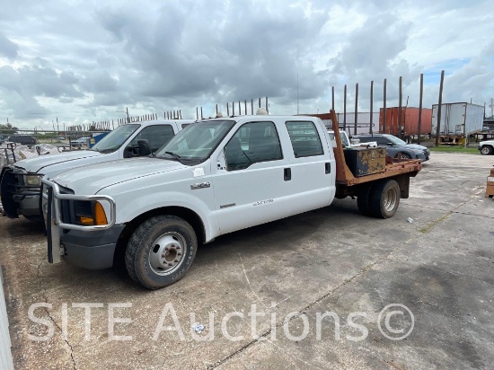 2007 Ford F350 Crew Cab Flatbed Truck