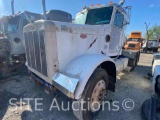 2001 Peterbilt 378 T/A Daycab Truck Tractor