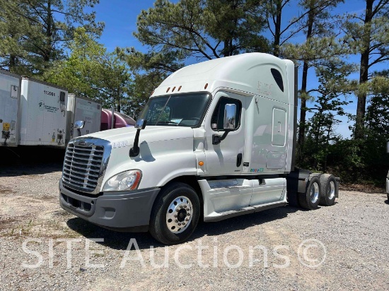 2012 Freightliner Cascadia T/A Sleeper Truck Tractor - Glider
