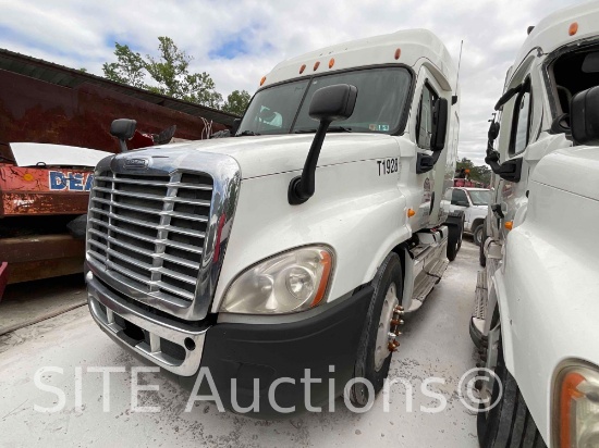 2010 Freightliner Cascadia T/A Sleeper Truck Tractor