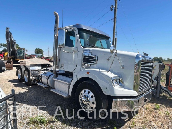 2013 Freightliner Coronado T/A Daycab Truck Tractor w/ Pump