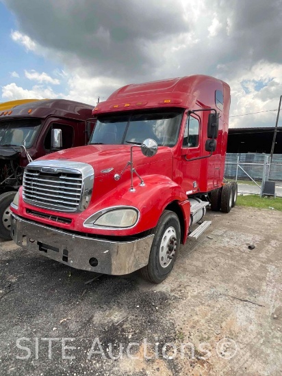 2006 Freightliner Columbia T/A Sleeper Truck Tractor