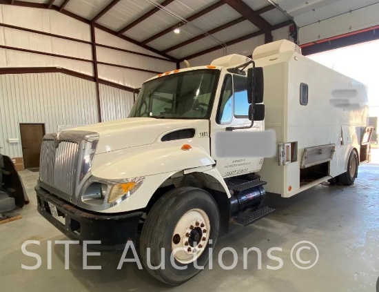 2006 International 7400 S/A Wireline Truck