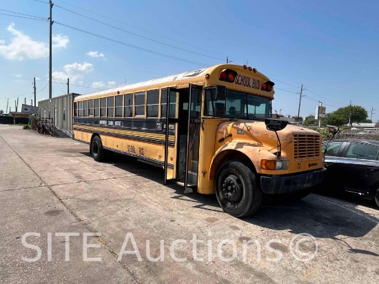 2001 Amtran 3800 School Bus