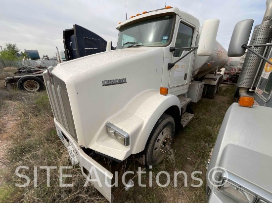 2002 Kenworth T800 T/A Fuel Truck