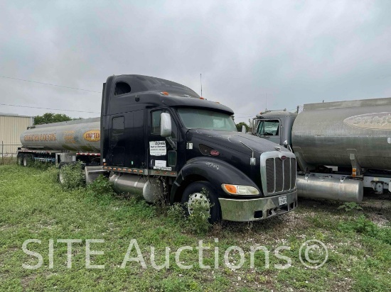 2005 Peterbilt 387 T/A Sleeper Truck Tractor