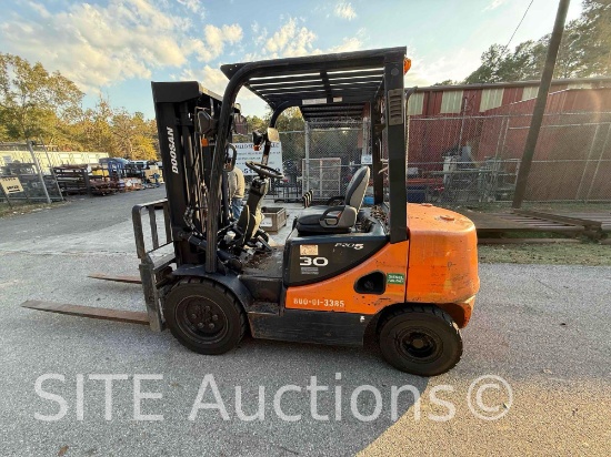 Doosan D30S-5 Forklift